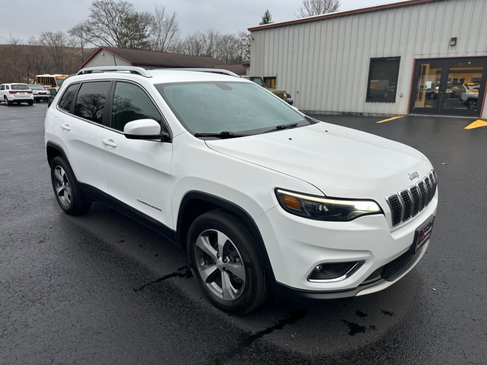 2020 White Jeep Cherokee Limited (1C4PJMDX3LD) with an 6 engine, automatic transmission, located at 8464 Route 219, Brockway, PA, 15824, (814) 265-1330, 41.226871, -78.780518 - Very clean, sharp 2020 Jeep Cherokee Limited 4wd with V6, leather interior with power driver's seat, air condition, power windows and locks, factory alloys and ONLY 31000 miles. Serviced, Pa-inspected, and comes with remaining factory warranty. - Photo #20